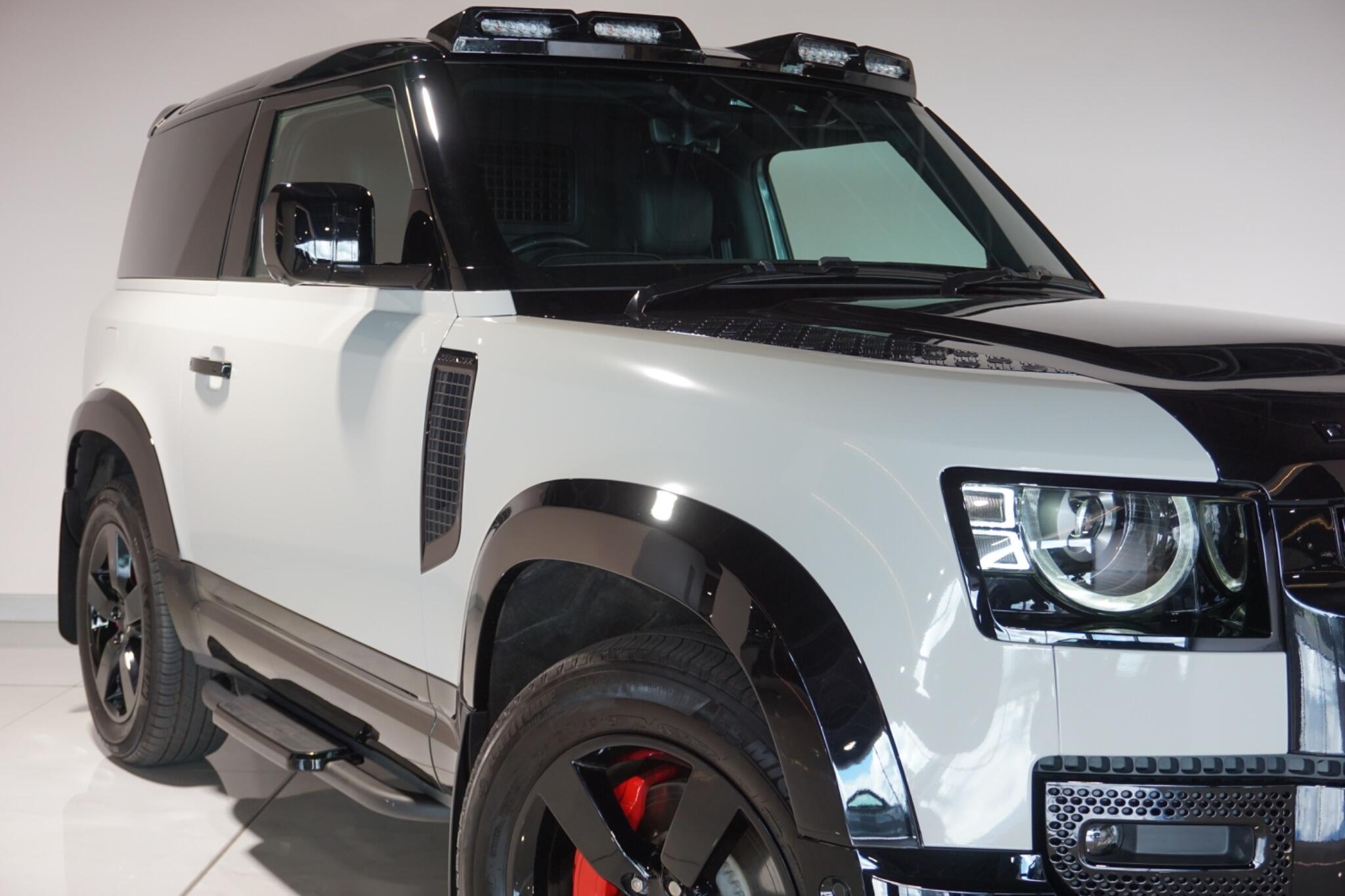 Land Rover Defender 90 3.0 D300 MHEV X-Dynamic HSE Hard Top SUV 3dr Diesel Auto 4WD SWB Euro 6 (s/s) (300 ps)